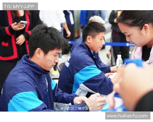 武汉足球队逆袭之路：钻石联赛特别报道揭示背后故事与奋斗精神